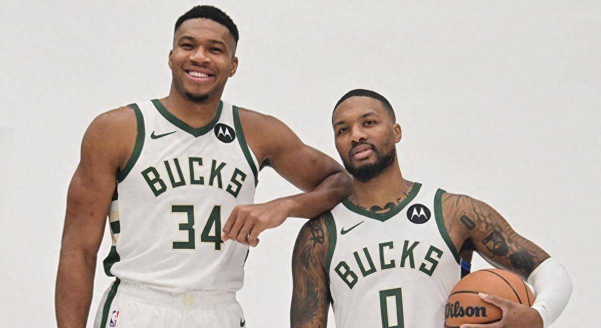 雄鹿横扫辽宁队,麦科勒姆刷新纪录 雄鹿横扫辽宁队,麦科勒姆刷新纪录