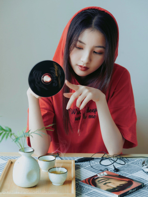 巅峰对决！活塞队惊险胜广东，班凯罗隔扣易建联震撼全场