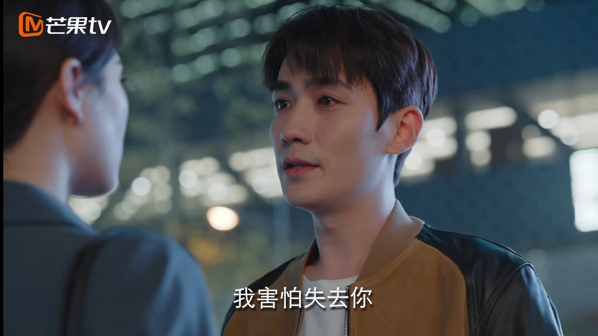 唯一性的双面镜，当赛道上的孤注一掷，映照绿茵场的无情击穿