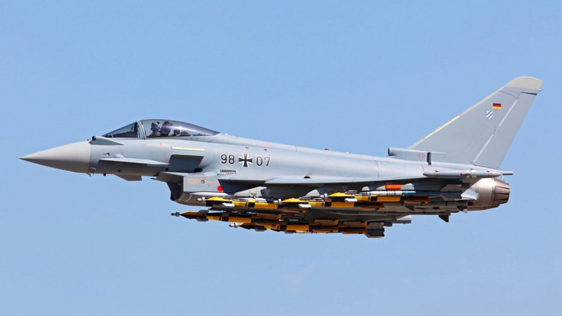 跨越时空的对决,当秘鲁遇见几内亚,加克波如何成为节奏的主宰者